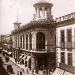 Edificio Boker y Calle del Coliseo Viejo