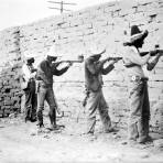 Fortificación de adobe durante la batalla de Ciudad Juárez (Bain News Service, 1911)