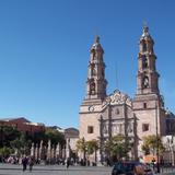 Catedral Basílica, Plaza de la Patria.