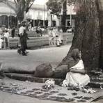 TIPOS MEXICANOS VENDEDORA DE LEGUMBRES