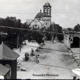 PLAZA E IGLESIA