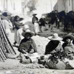 TIPOS MEXICANOS VENDEDORAS DE CANA Y VERDURAS