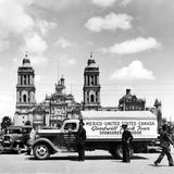 Expedición de la Buena Voluntad frente a la Catedral Metropolitana (1936)