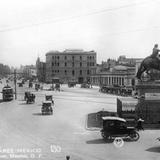 Avenida Juárez y Monumento a Carlos IV