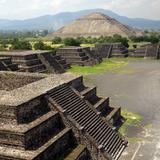 Edificios en la Plaza de la Luna