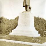 Monumento a Luis Pasteur durante la decena tragica Mexico D F