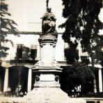 Monumento a La Corregidora durante la decena tragica Mexico D F