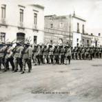 MILITARES en desfile del 16 de Sep-1912