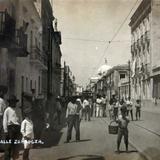 Escena Callejera en la Calle Zaragoza