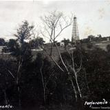 Perforando un pozo en los Alrededores de Tampico ( Fechada el dia 11 de mayo de 1922 )