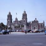 Zócalo y Catedral Metropolitana (1947)