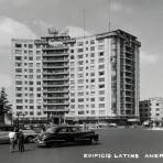 Edificio Latino Americana y Monumento a Colón