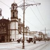 Avenida de Los Hombres Ilustres.