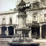 Monumento a La Corregidora Por el fotografo Hugo Brehme ( Fechada el 5 de Mayo de 1933 ).