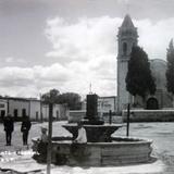 Templo y fuente colonial.