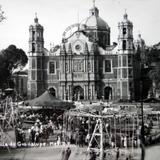 La Basilica de Guadalupe en FIESTAS 12 de Diciembre de 1946 .