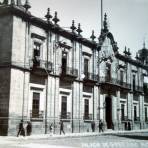 Palacio de gobierno Por el fotografo Hugo Brehme.