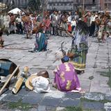 Danzantes en el atrio de la Catedral Metropolitana (1955)