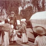 Tipos mexicanos vendedoras de flores en Los canales de Xochimilco Ciudad de México( Circulada Nov.1913 ).