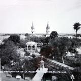 La Plaza y Catedral.