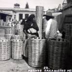 Tipos Mexicanos Vendedores de canastas ( Circulada el 23 de Octubre de 1947 ).