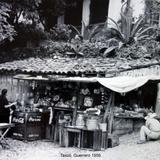 Una tiemda de abarrotes Taxco, Guerrero 1956 .