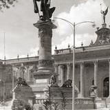 Monumento a Juárez y Palacio de Gobierno