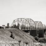 Puente sobre el Río Tampaón