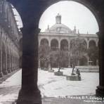 El colegio de Las Vizcainas Ciudad de México, por el Fotografo Hugo Brehme.