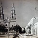 Calle Allende y la parroquia.