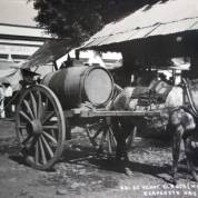 Tipos Mexicanos asi se vende el agua ( Motivo tipico ).