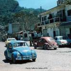 Escena callejera  de Puerto Vallarta, Jalisco 1976 .