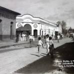 Calle Principal y mercado( Circulada el 22 de Noviembre de 1954 ).