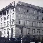 Edificio de La Asociacion Cristiana Esquina de balderas y Nuevo Mexico durante La Decena Trágica Febrero de (1913)  Ciudad de México