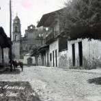 Calle e Iglesia de Santa Maria Ahuatlan.