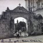 Puerta de entrada a la Iglesia.