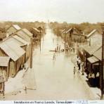 Calle Victorio e Inundacion en Nuevo Laredo, Tamaulipas en 1922.