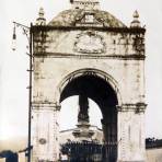 Plaza Cortes El Calvario por el Fotógrafo Félix Miret.