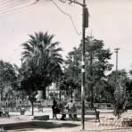 La Plaza por el fotografo Manuel Obregon.