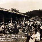 El pueblo de Cochoapa el Grande esperando la protección del Sr. gobernador (1946)