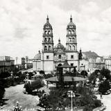 Plaza de la Constitución y Catedral de Durango