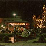 Plaza Zaragoza y Catedral de noche