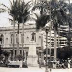 Parque Castillo y teatro Llave.