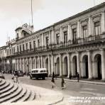 Palacio y escaleras de catedral.