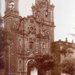 La Iglesia por el fotografo Hugo Brehme.