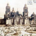 Zocalo y La Catedral. Aspecto  ( En Febrero de 1916 ).