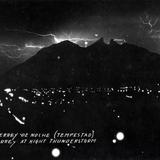 Monterrey de noche, con tempestad
