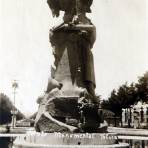 Fuente monumental. - Toluca, México