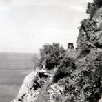 La frente del diablo carretera Acapulo a Pie de La Cuesta ( Fechada el en 1931 ). - Acapulco, Guerrero