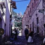 Escena callejera de Taxco,  Guerrero 1967.